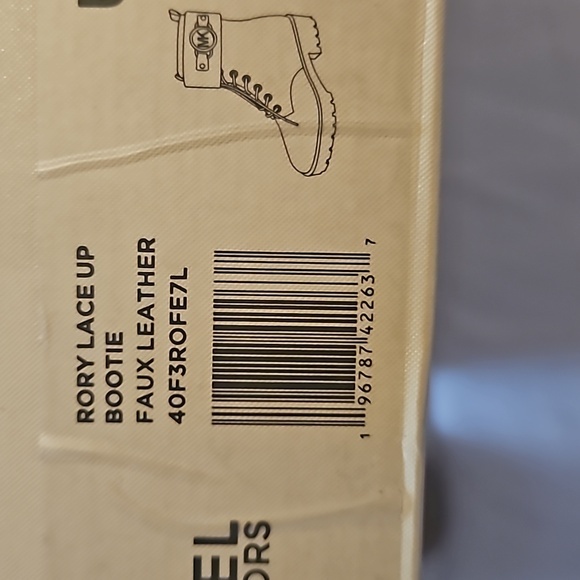 Michael Khors boots size 8 - Picture 13 of 13